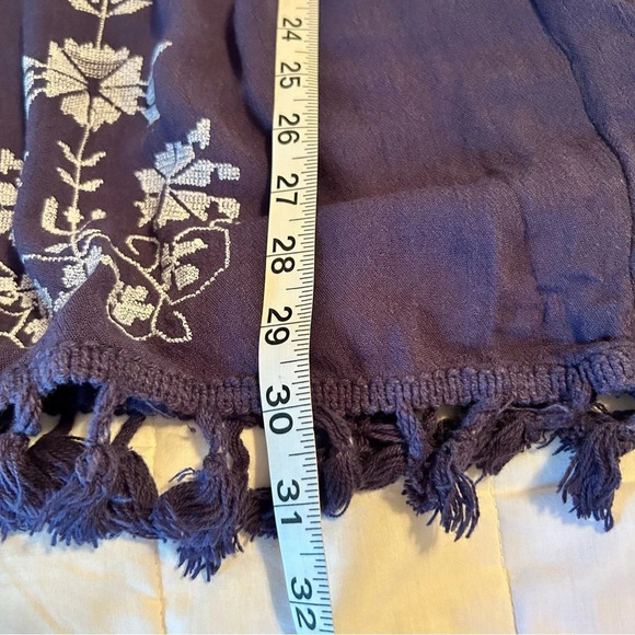 Fig & Vine Navy Ivory Embroidered Pullover Tunic Top Women’s S/M Tassel Flowy - Picture 9 of 14